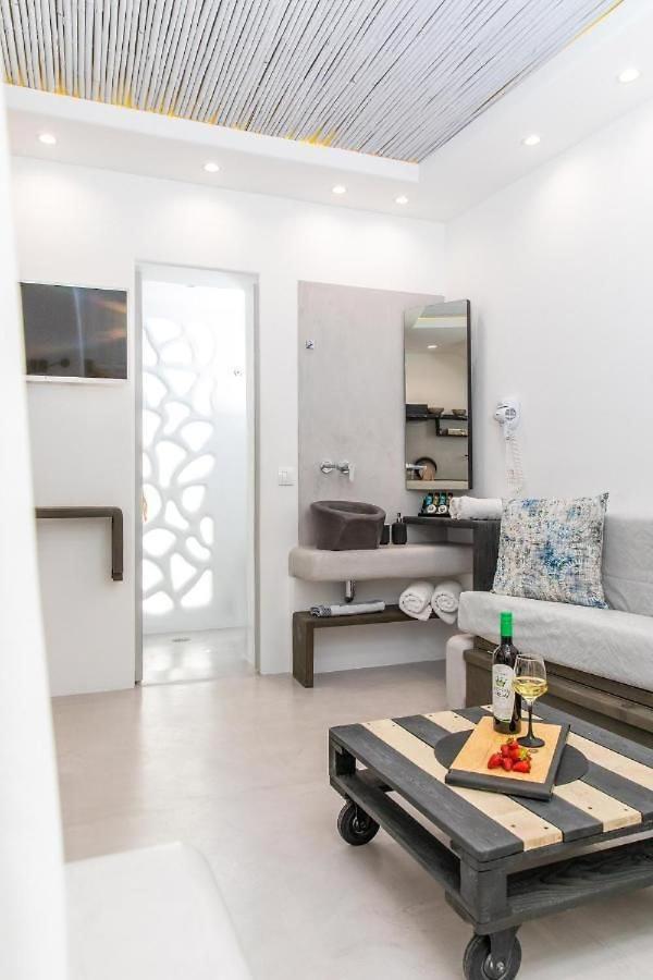 Blue Heart Luxury Suites Naxos City Exterior photo