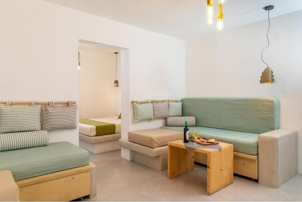 Blue Heart Luxury Suites Naxos City Exterior photo
