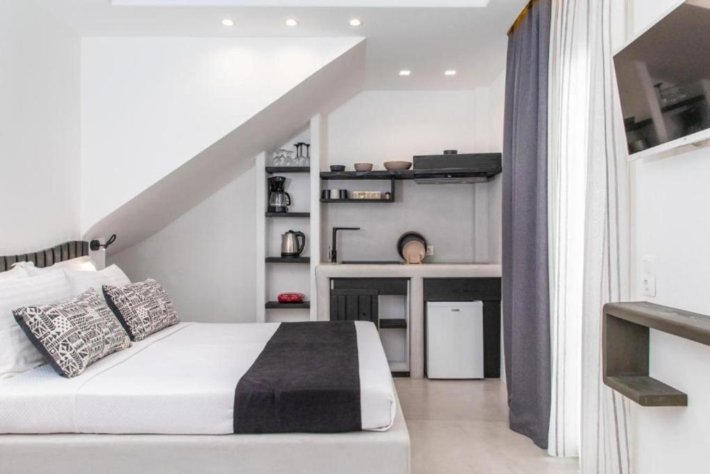 Blue Heart Luxury Suites Naxos City Exterior photo