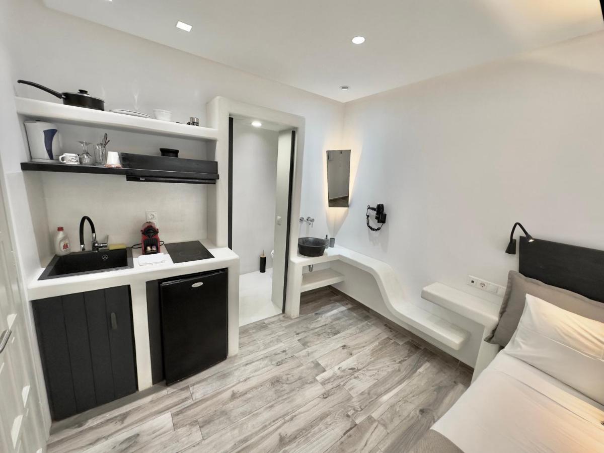 Blue Heart Luxury Suites Naxos City Exterior photo