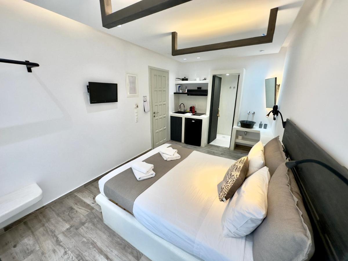Blue Heart Luxury Suites Naxos City Exterior photo