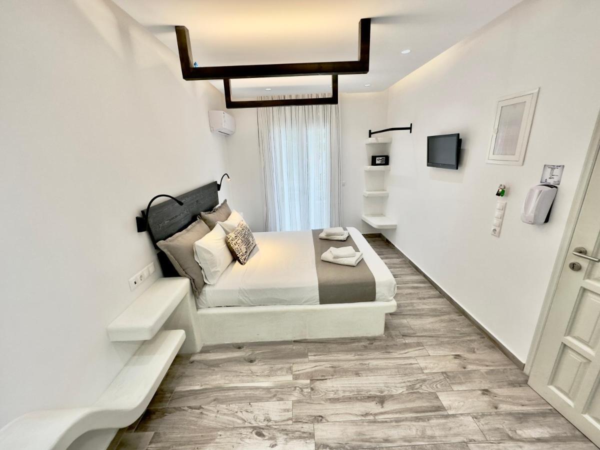 Blue Heart Luxury Suites Naxos City Exterior photo